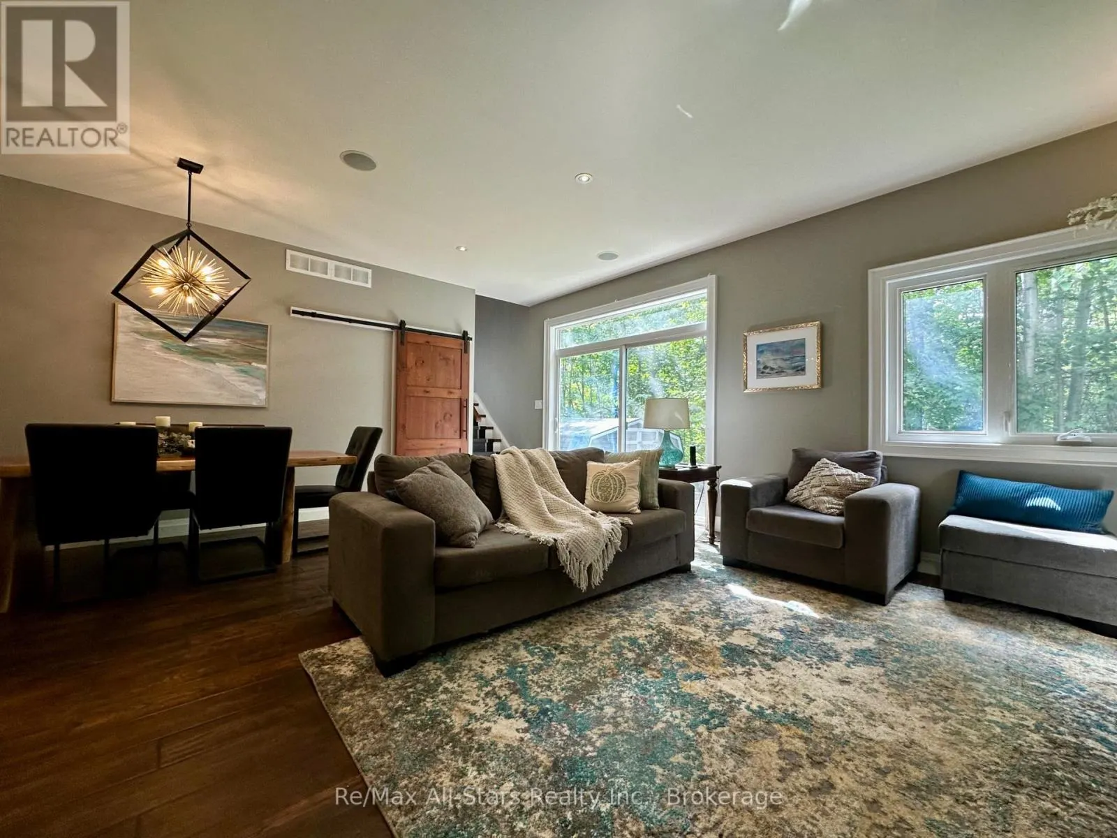 316 1/2 RIVERSIDE DRIVE