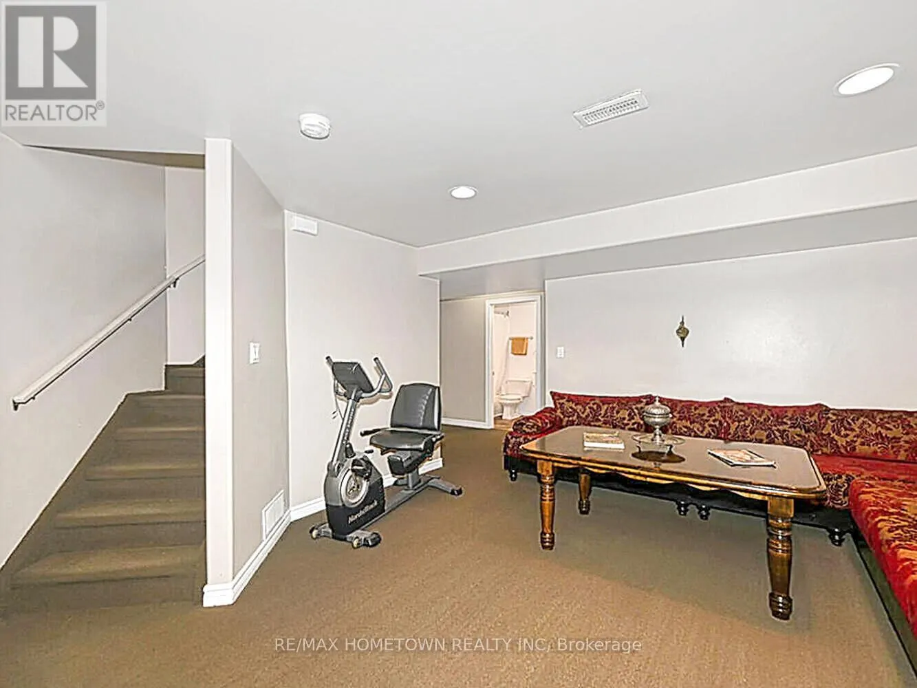 16 REGENCY PLACE