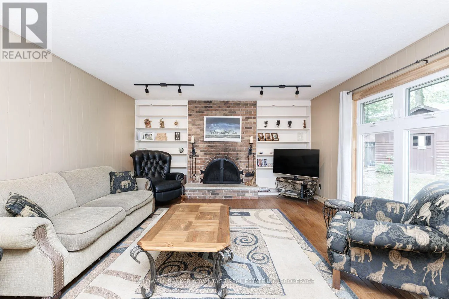 16 WILLOWDALE COURT
