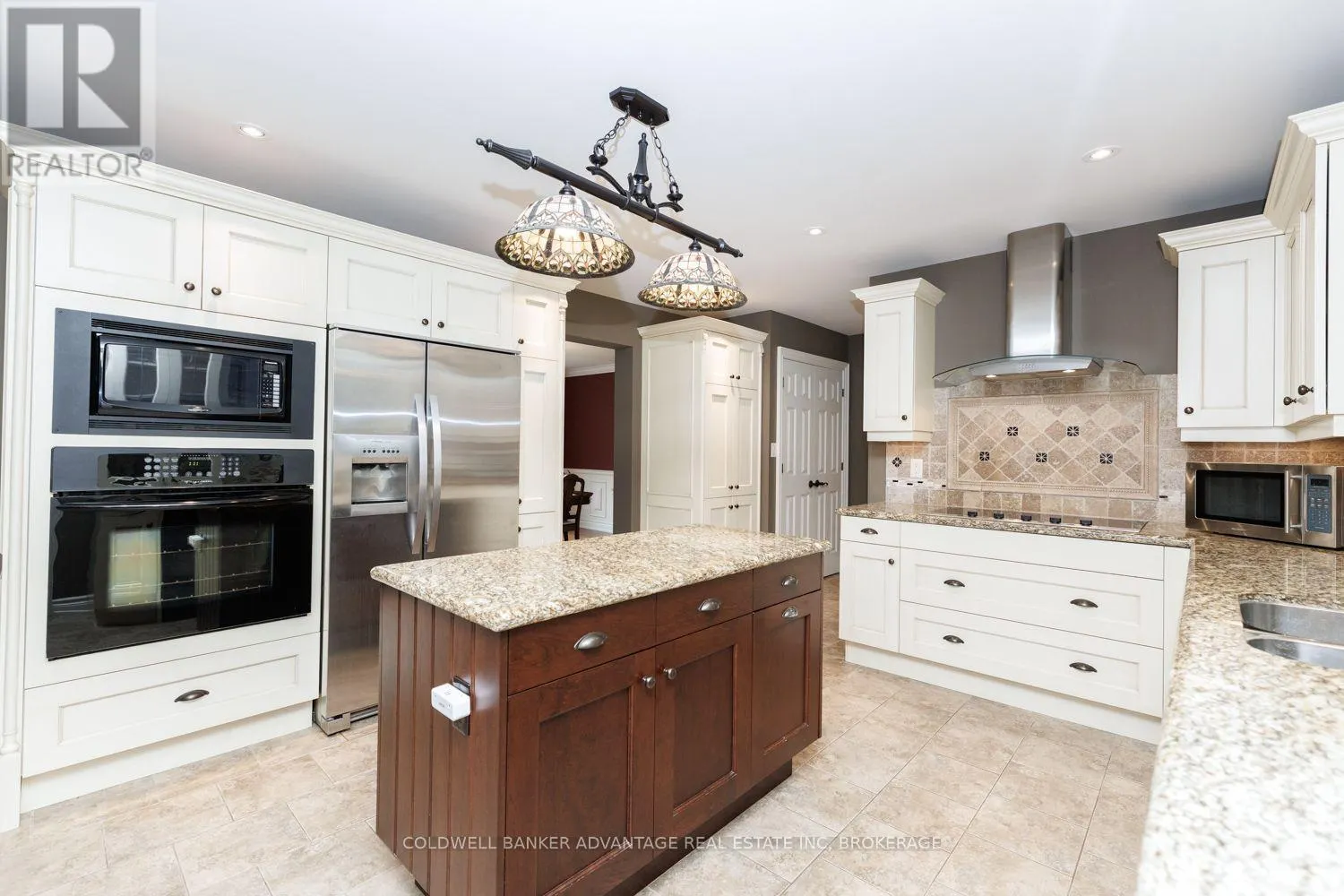 16 WILLOWDALE COURT