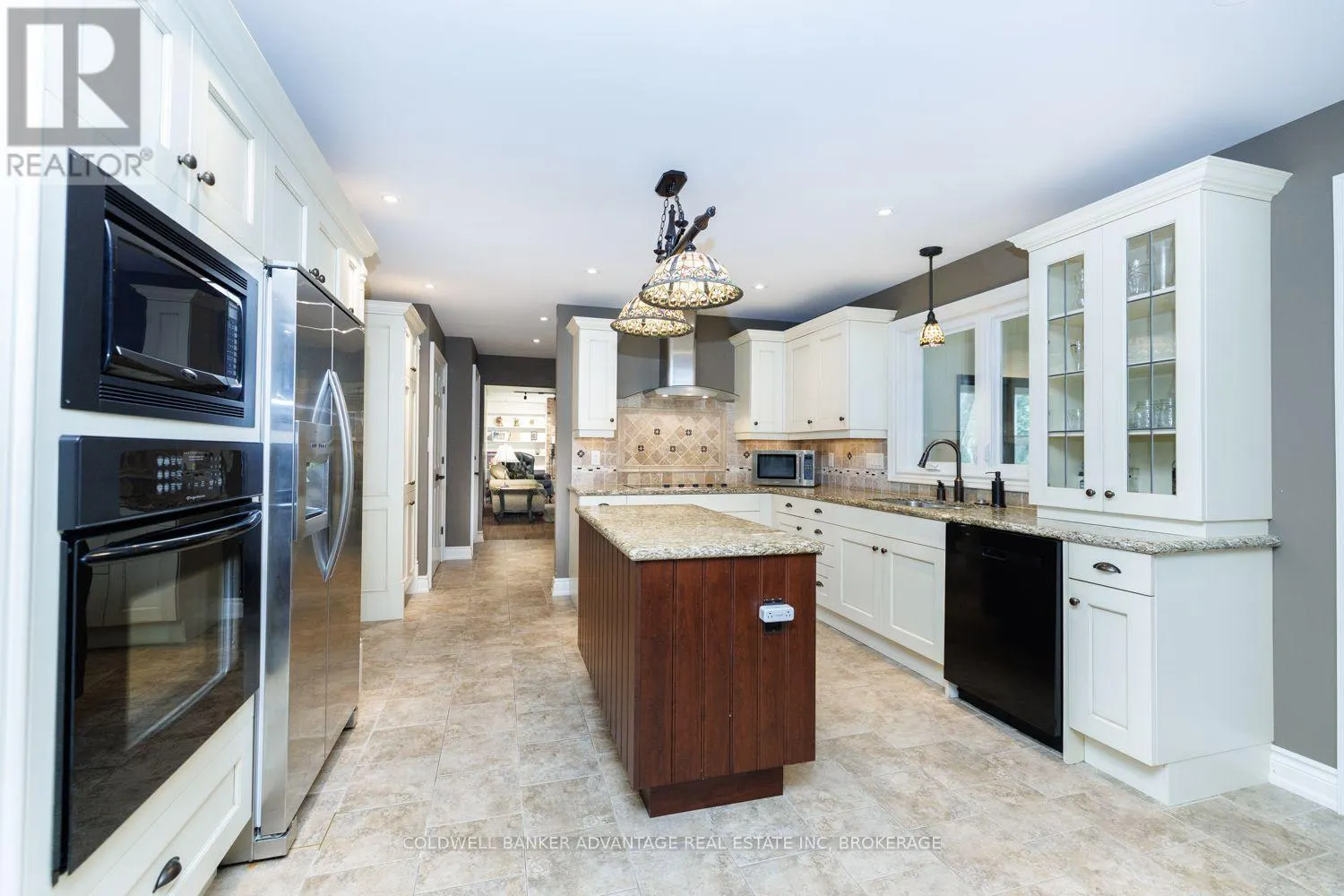 16 WILLOWDALE COURT