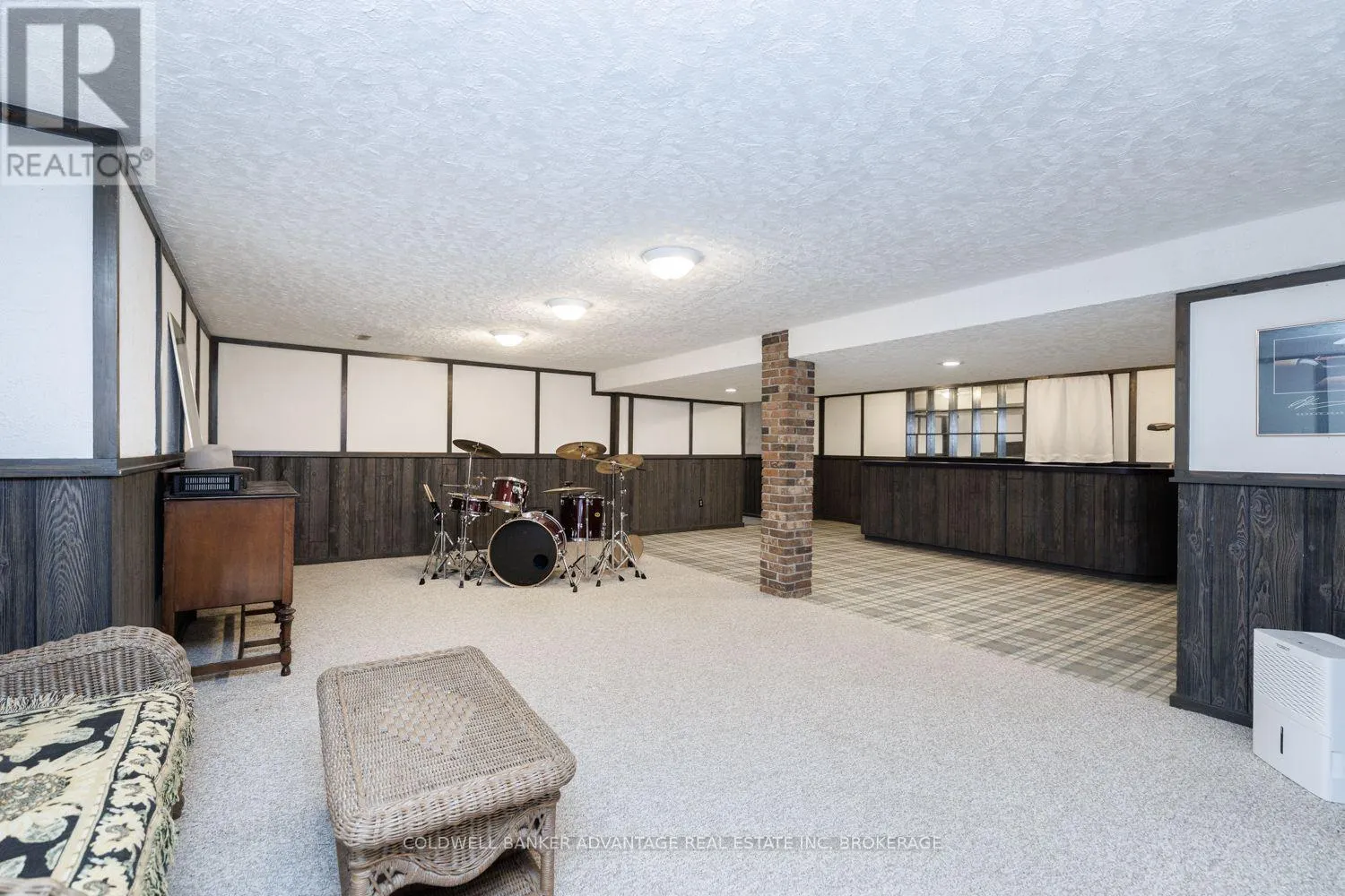 16 WILLOWDALE COURT