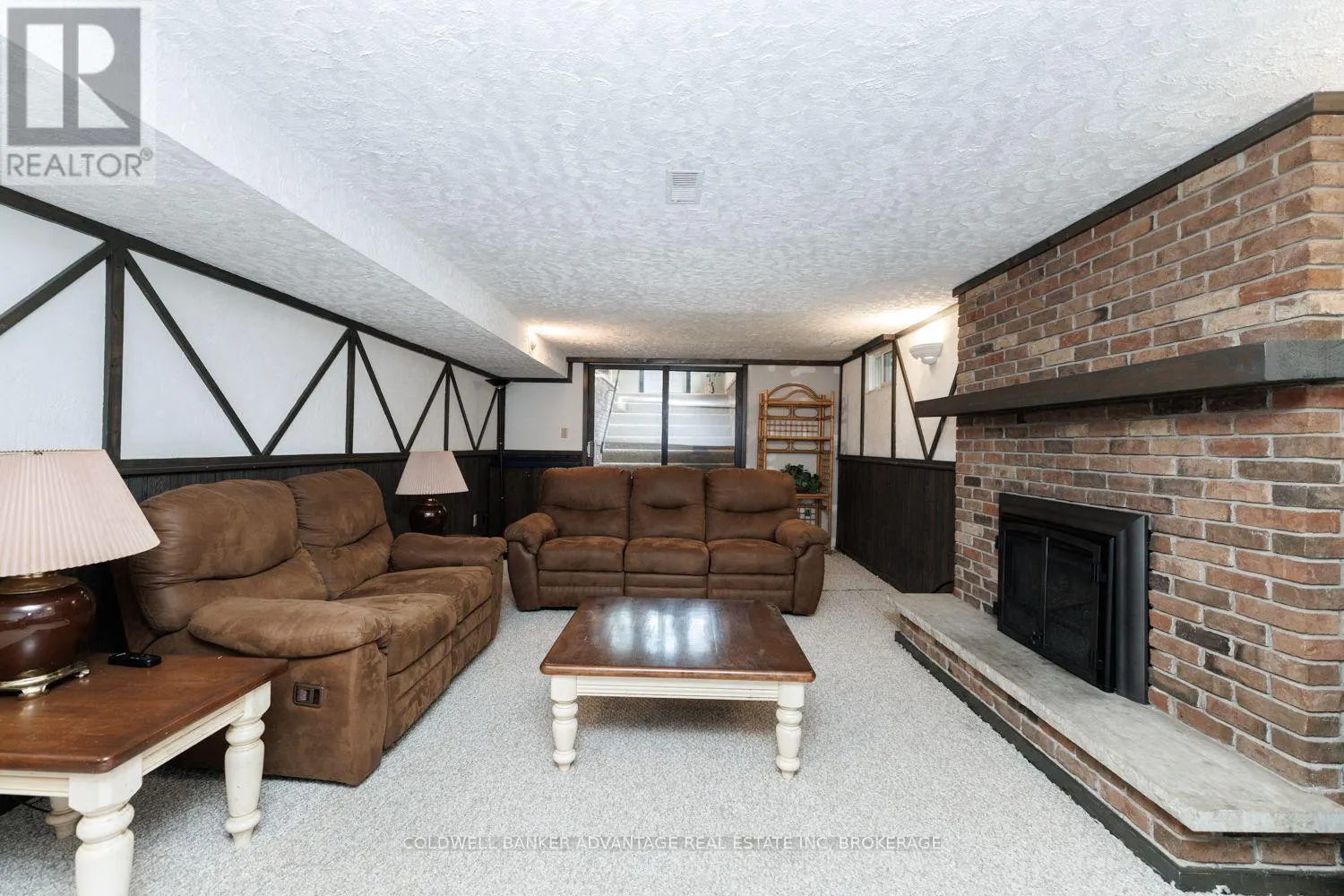 16 WILLOWDALE COURT