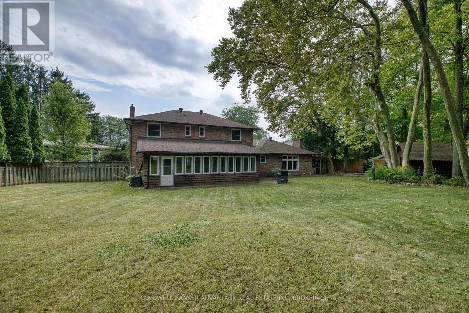 16 WILLOWDALE COURT