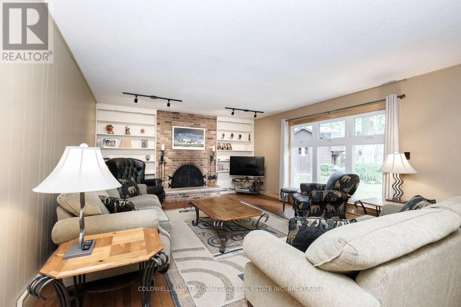 16 WILLOWDALE COURT