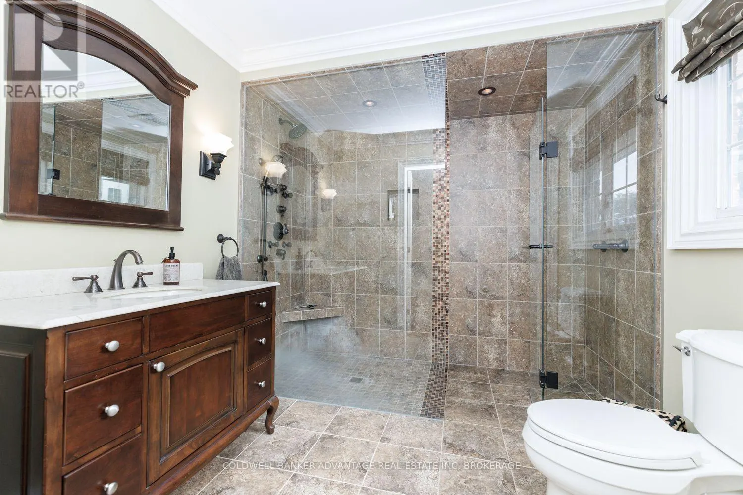 16 WILLOWDALE COURT