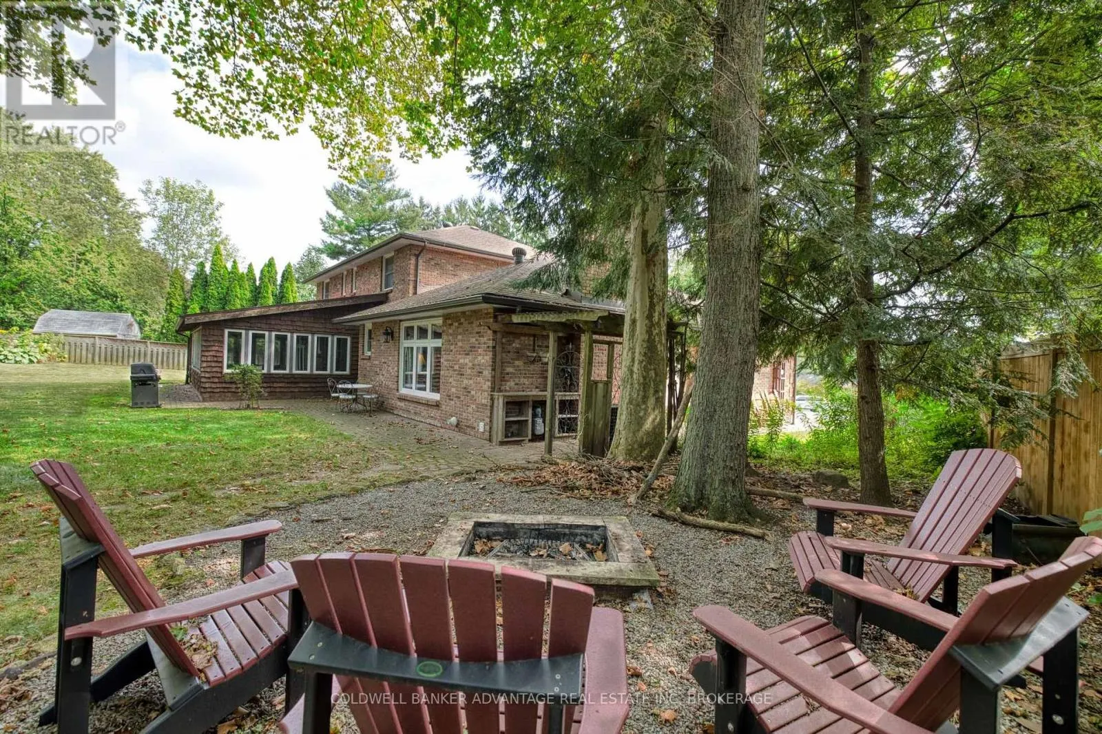 16 WILLOWDALE COURT