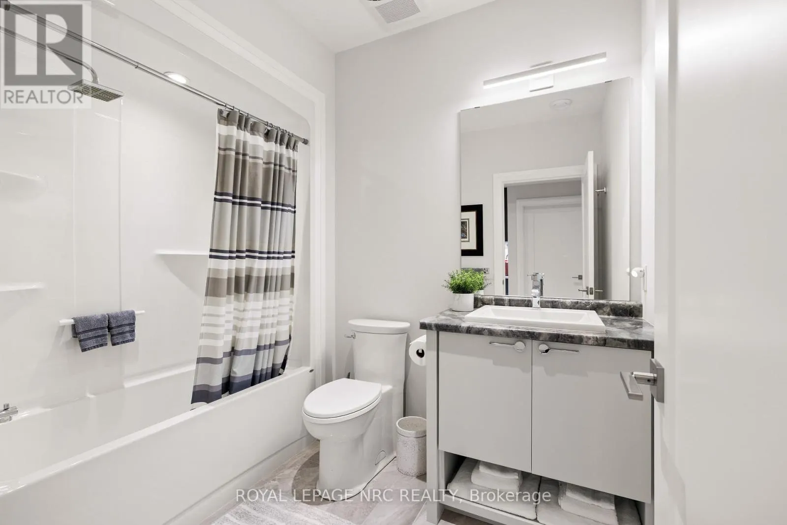 4 - 1535 HAIST STREET #4