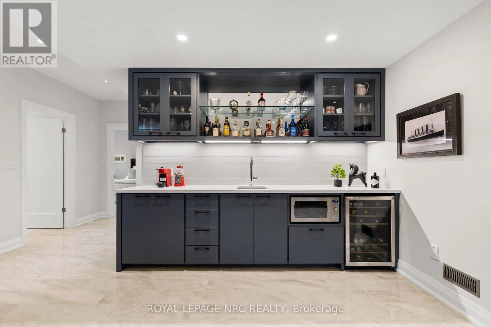 4 - 1535 HAIST STREET #4