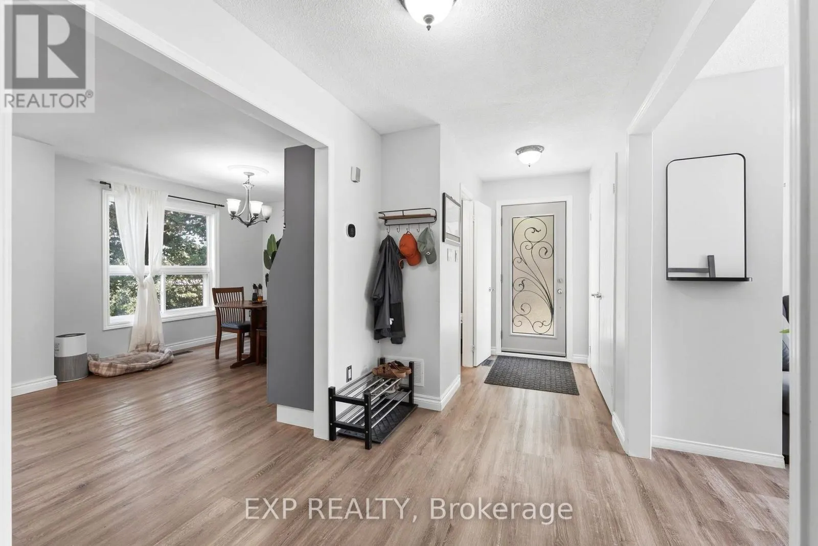 14 HEDGE LAWN DRIVE