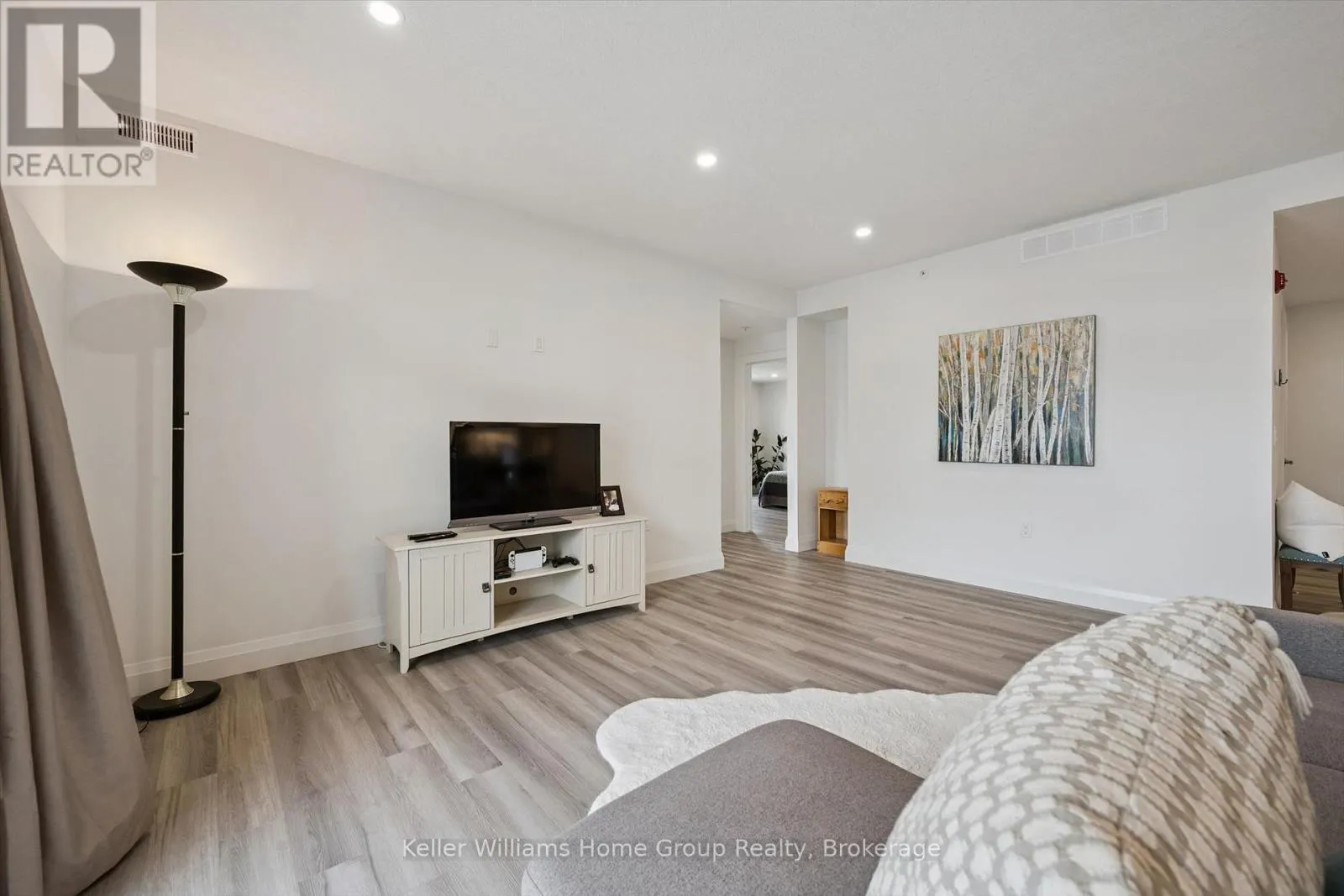 203 - 99B FARLEY ROAD #203