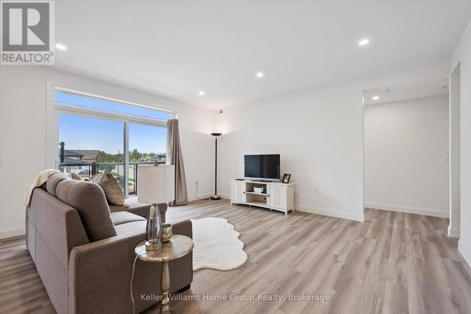 203 - 99B FARLEY ROAD #203