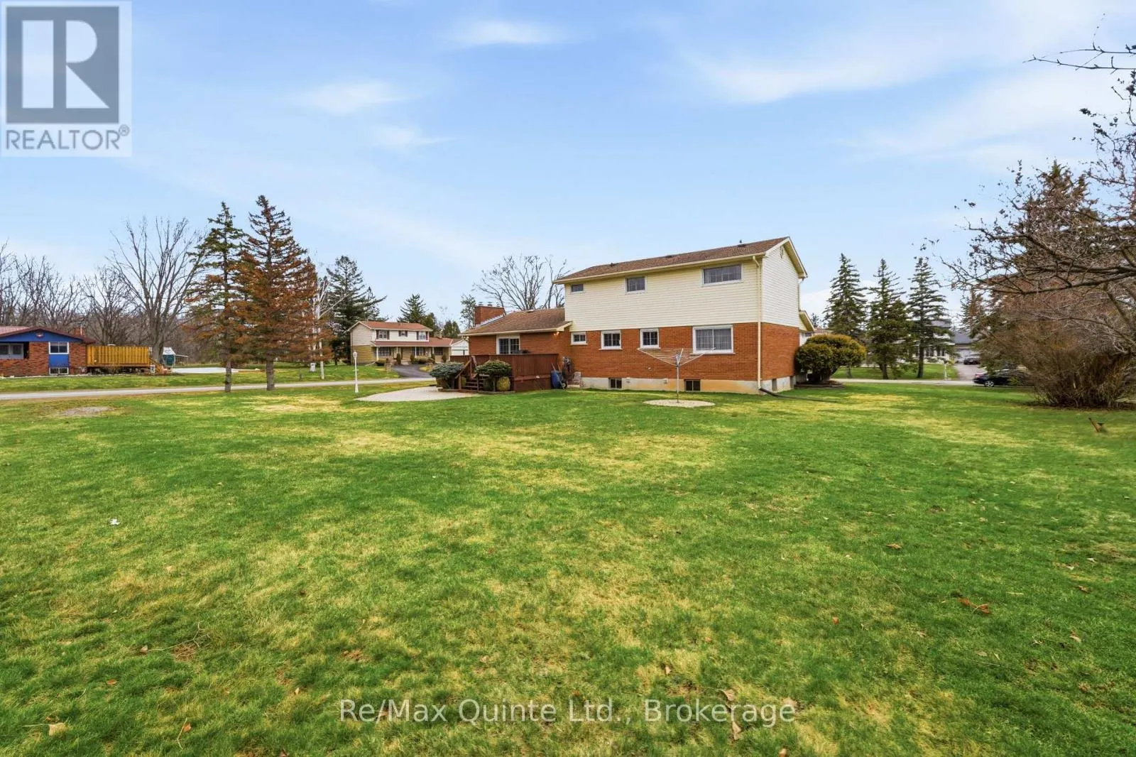 19 COUNTRY CLUB DRIVE