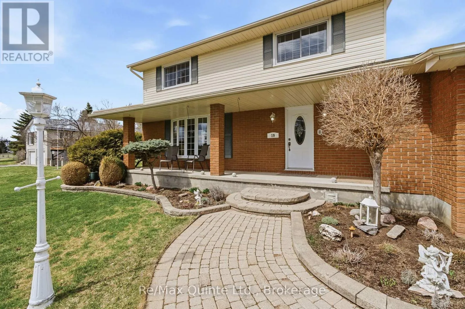 19 COUNTRY CLUB DRIVE