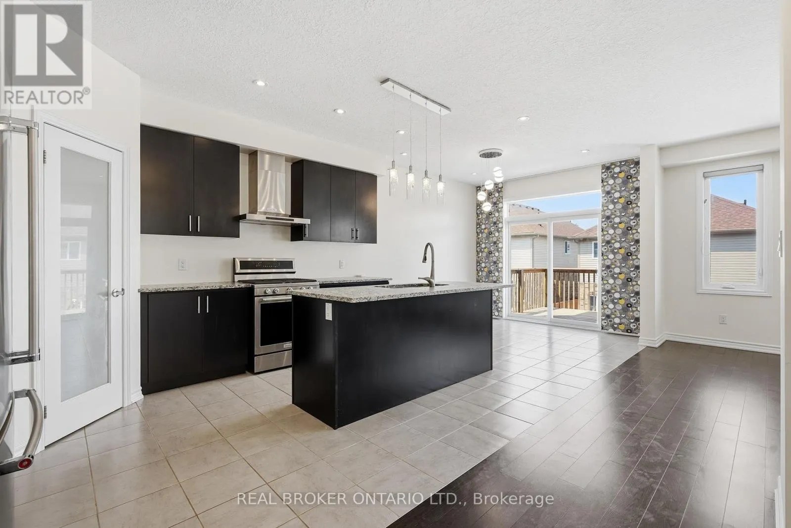 359 BEECHDROPS DRIVE