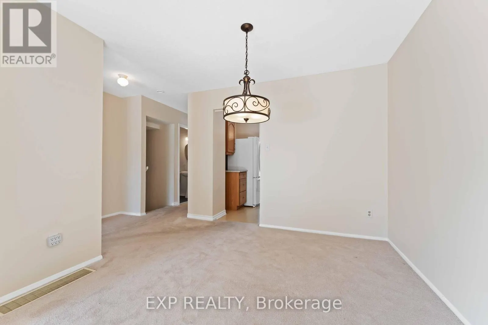 38 - 820 CAHILL DRIVE W
