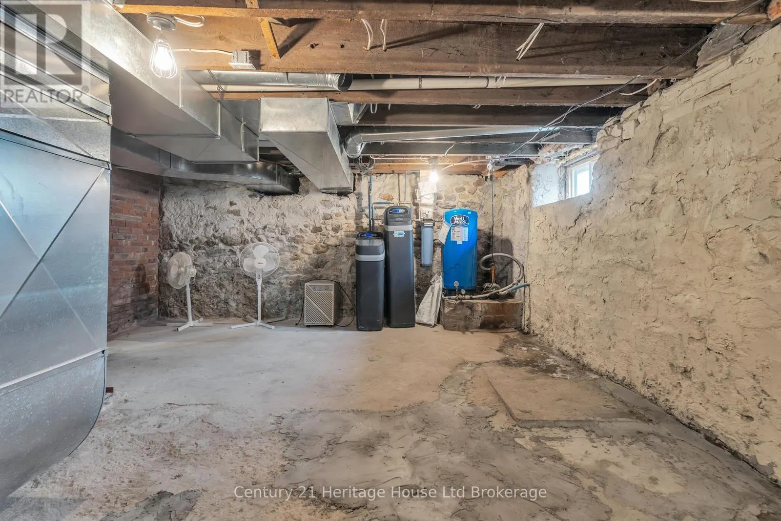 37 CHURCH STREET E