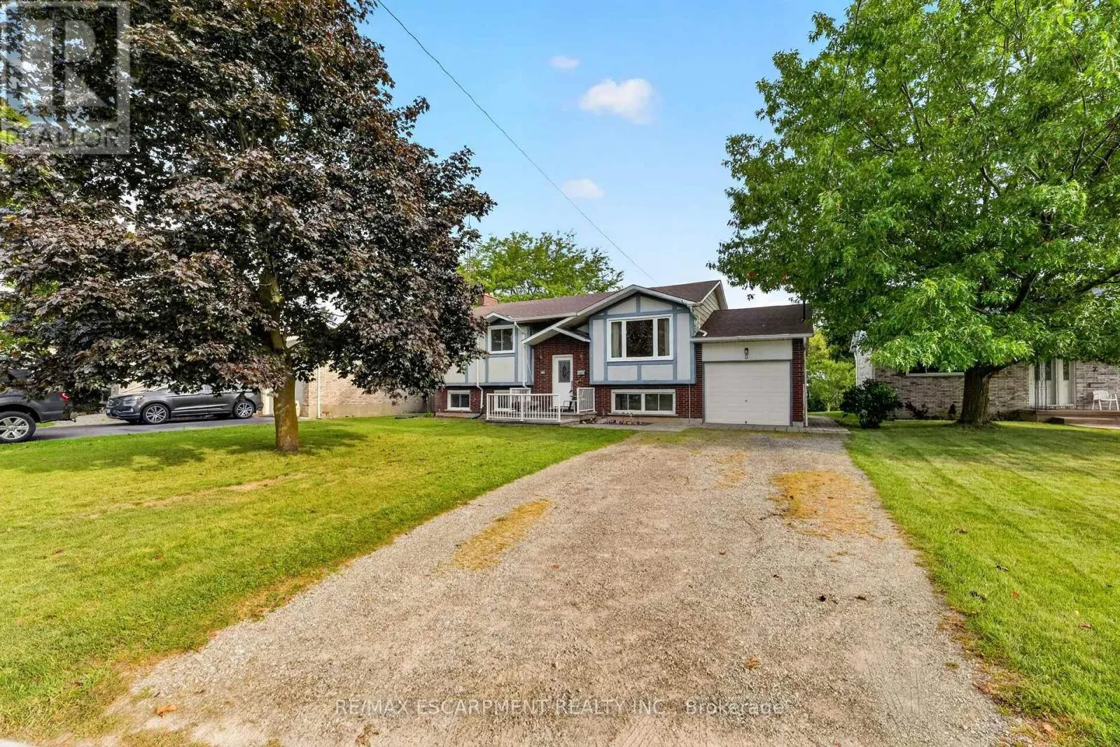5 BROOKS CIRCLE