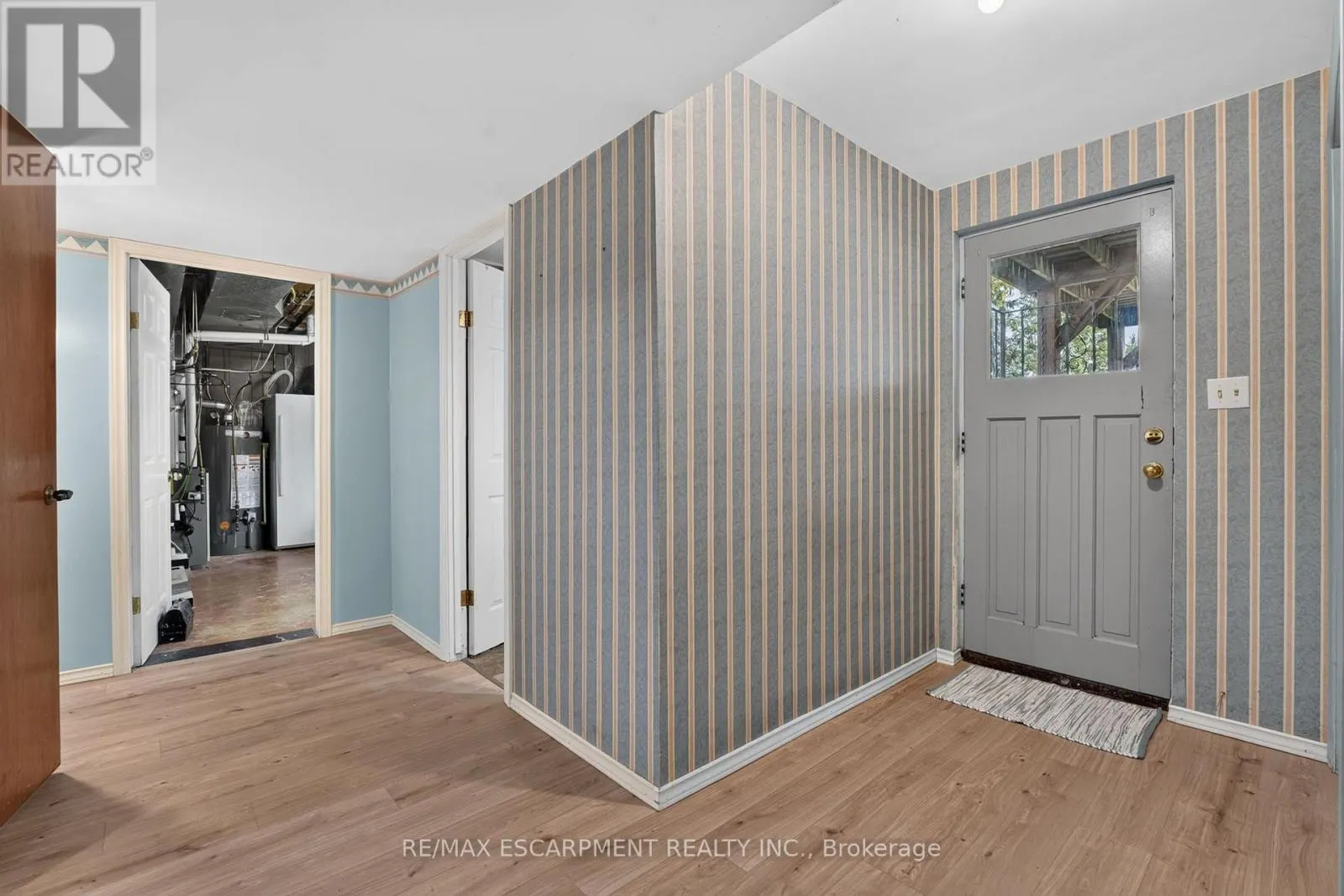 5 BROOKS CIRCLE