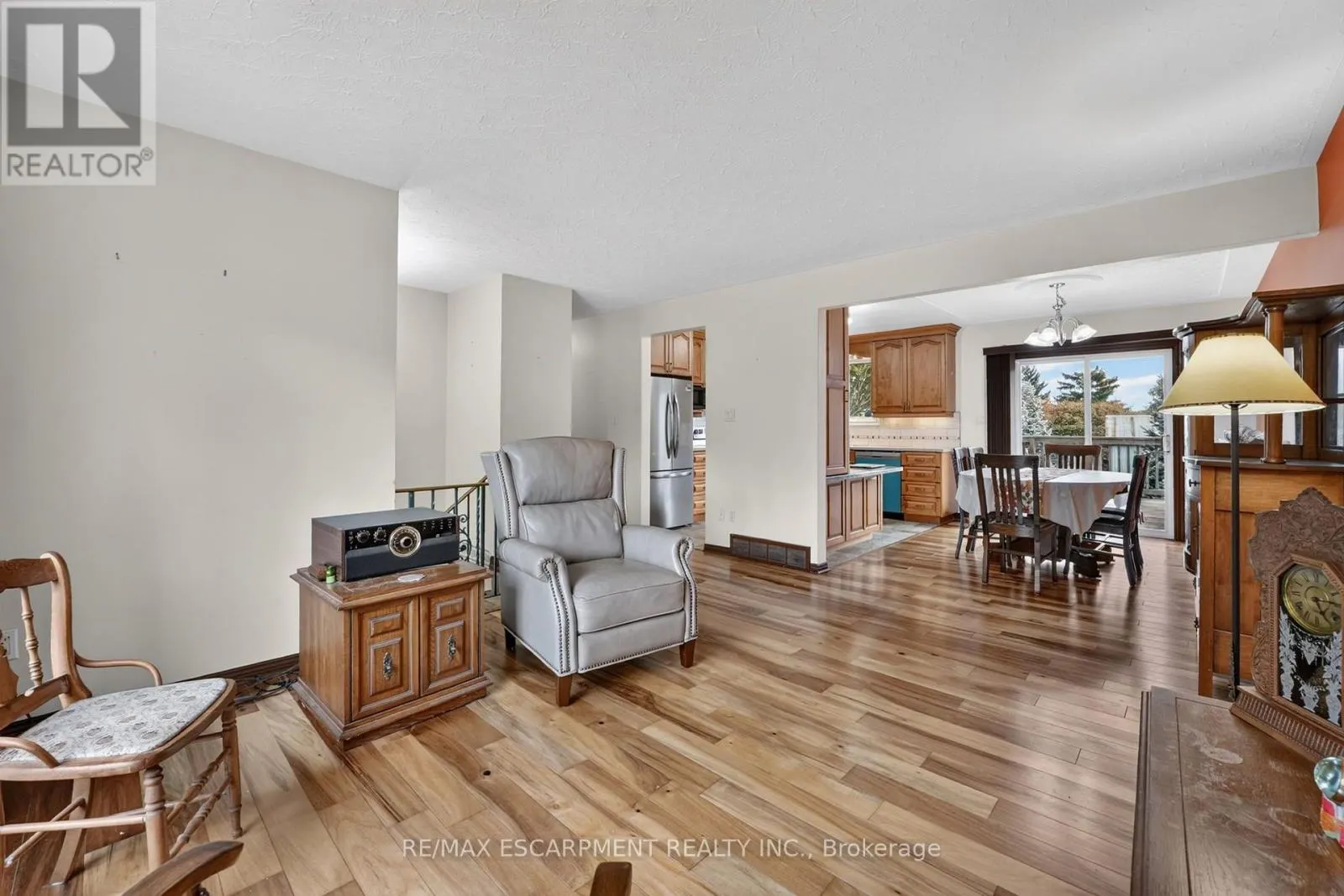 5 BROOKS CIRCLE