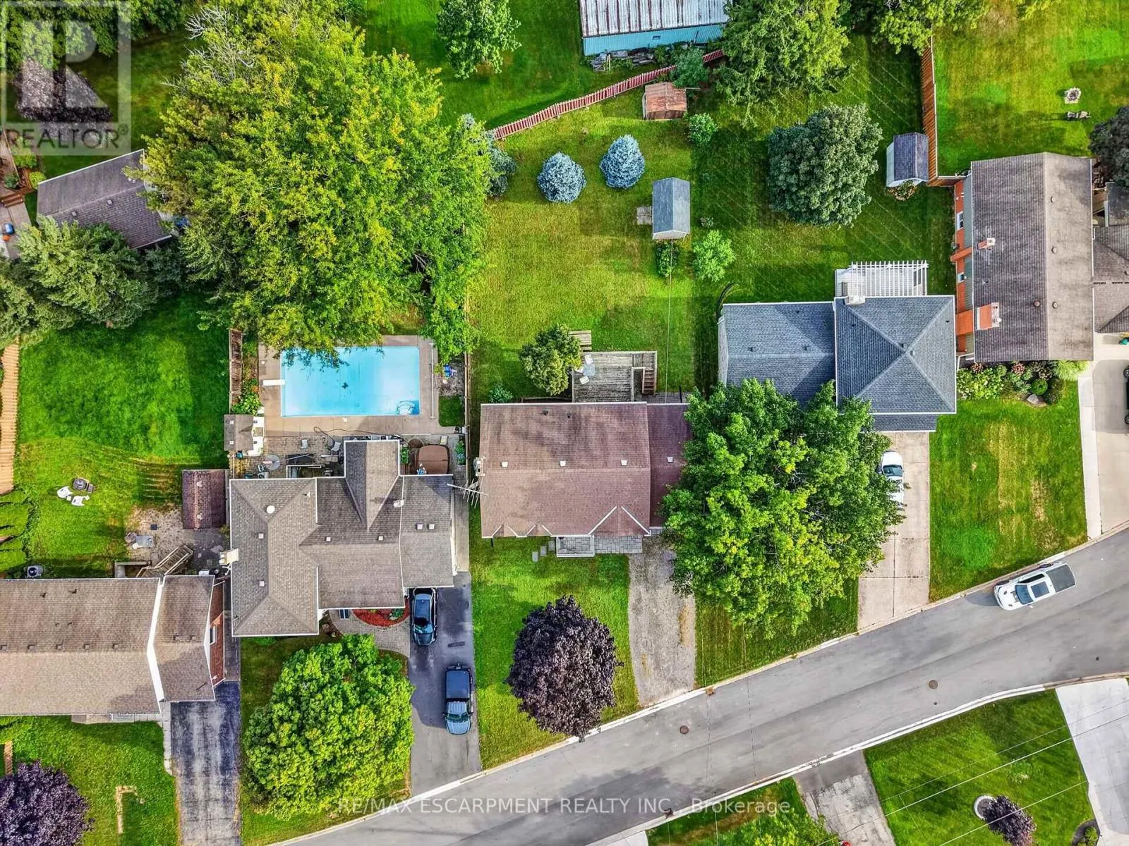 5 BROOKS CIRCLE