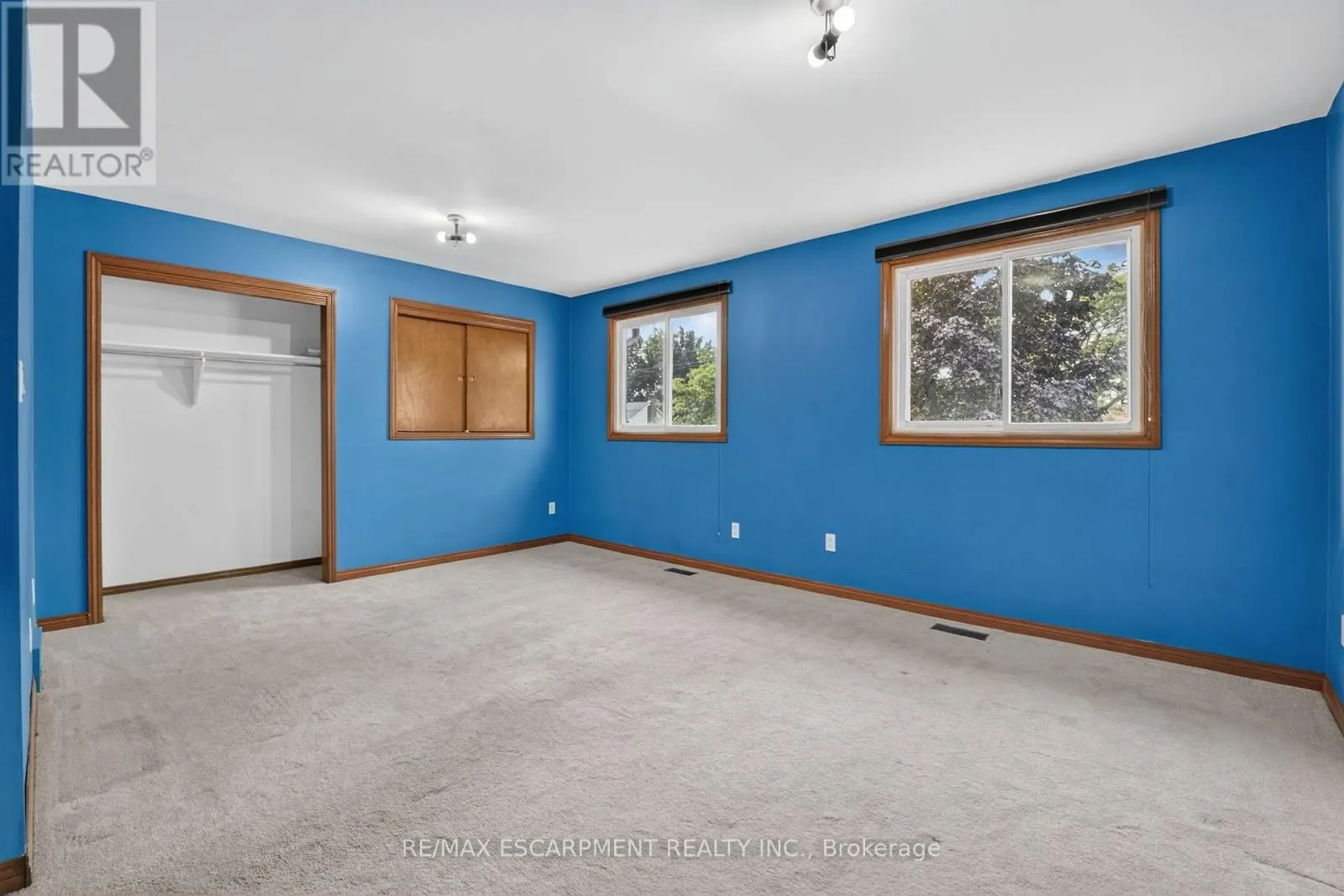 5 BROOKS CIRCLE
