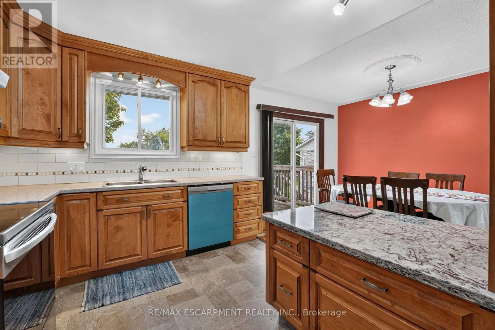 5 BROOKS CIRCLE