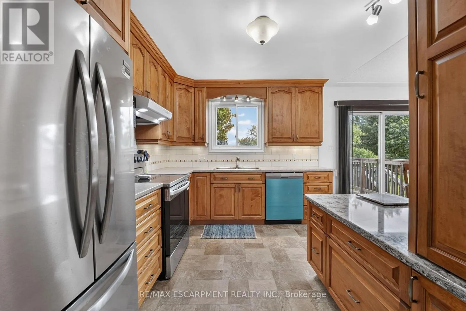 5 BROOKS CIRCLE