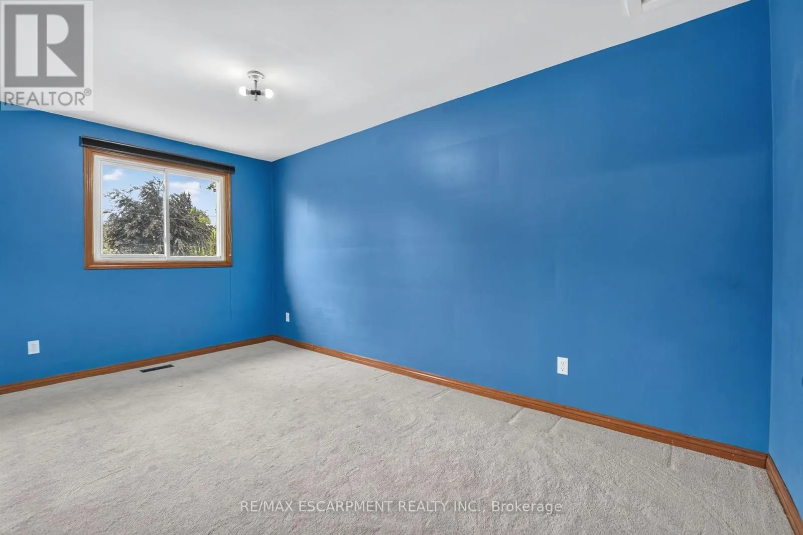 5 BROOKS CIRCLE