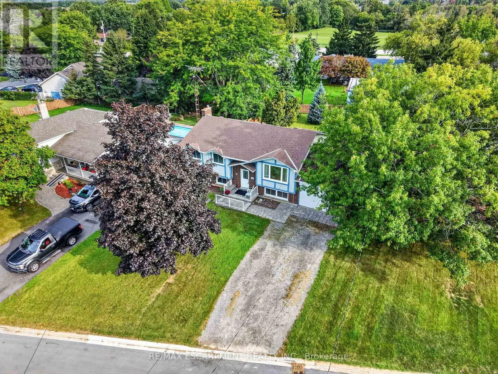 5 BROOKS CIRCLE
