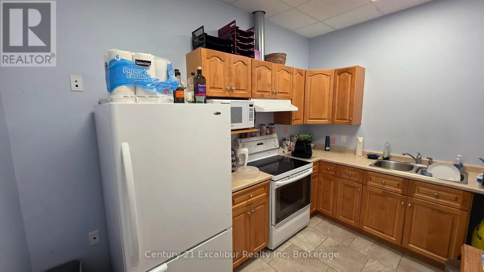 B - 645 ST DAVID STREET N #B