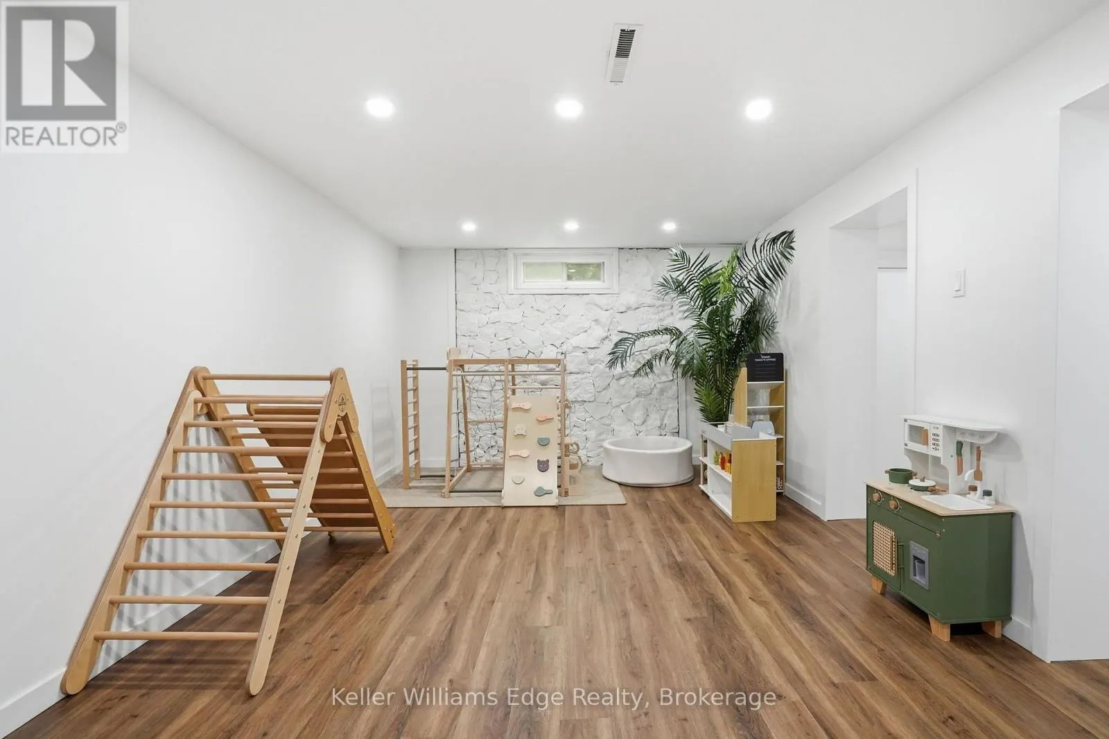 131 WEST 34TH STREET