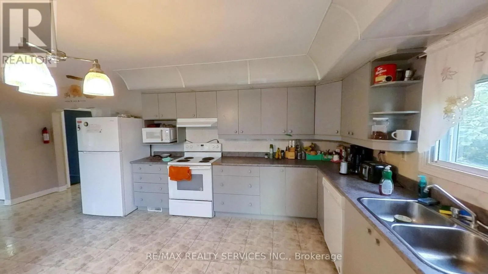 1207 HENRY STREET