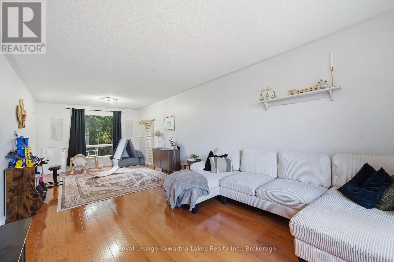 1220 WILDLARK DRIVE
