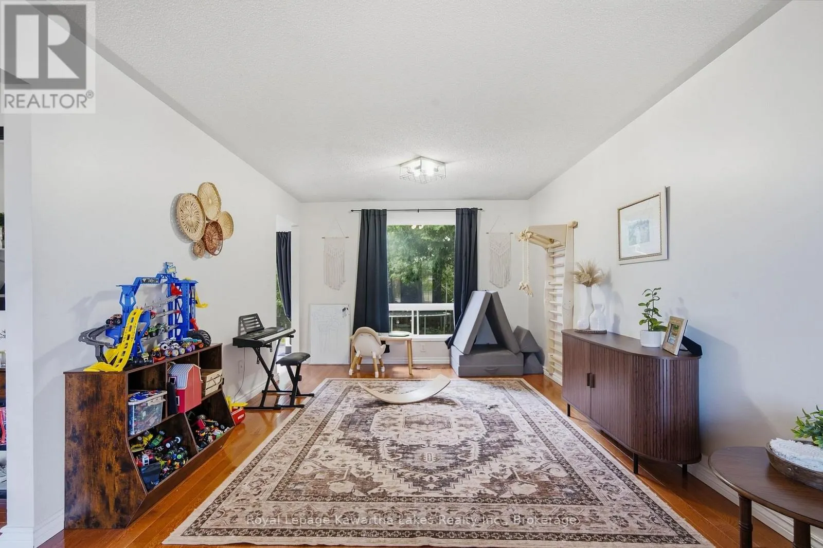 1220 WILDLARK DRIVE