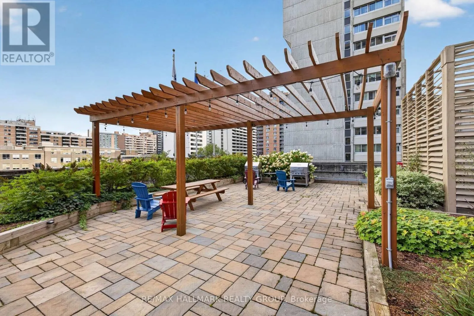 901 - 530 LAURIER AVENUE W
