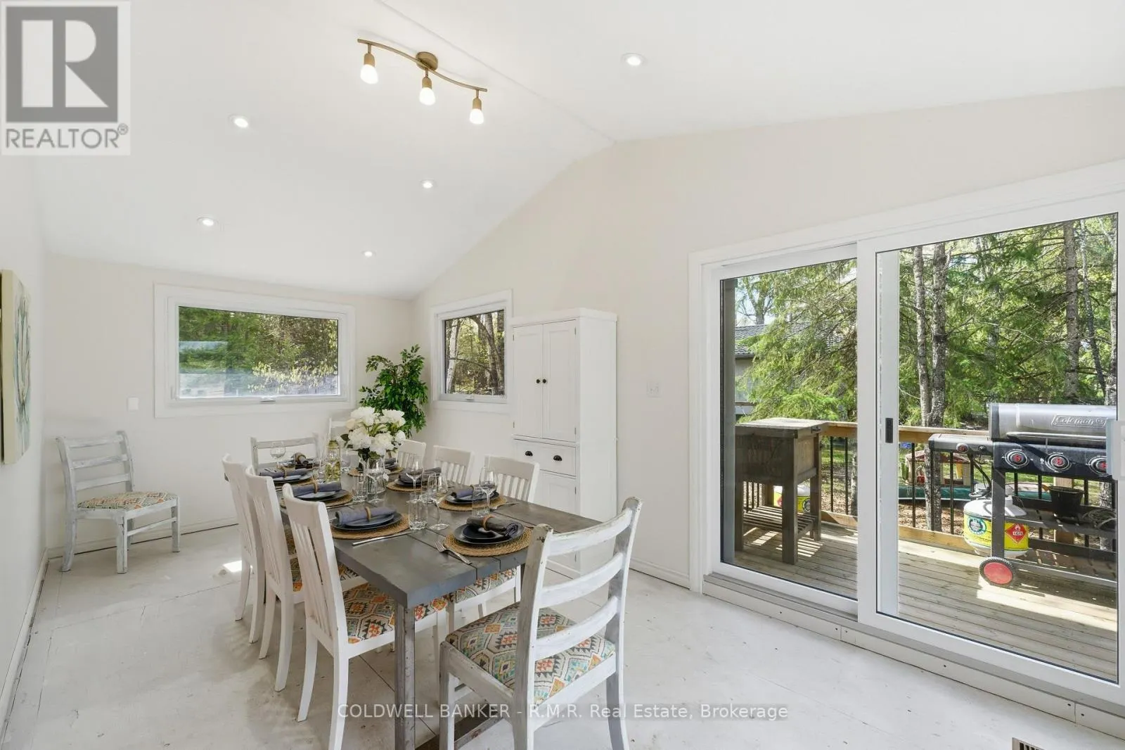 63 LITTLE SILVER LAKE WAY