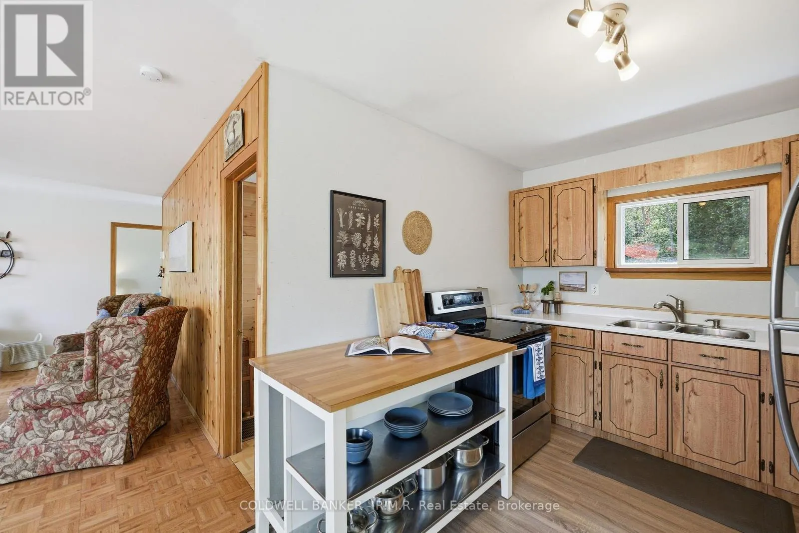 63 LITTLE SILVER LAKE WAY