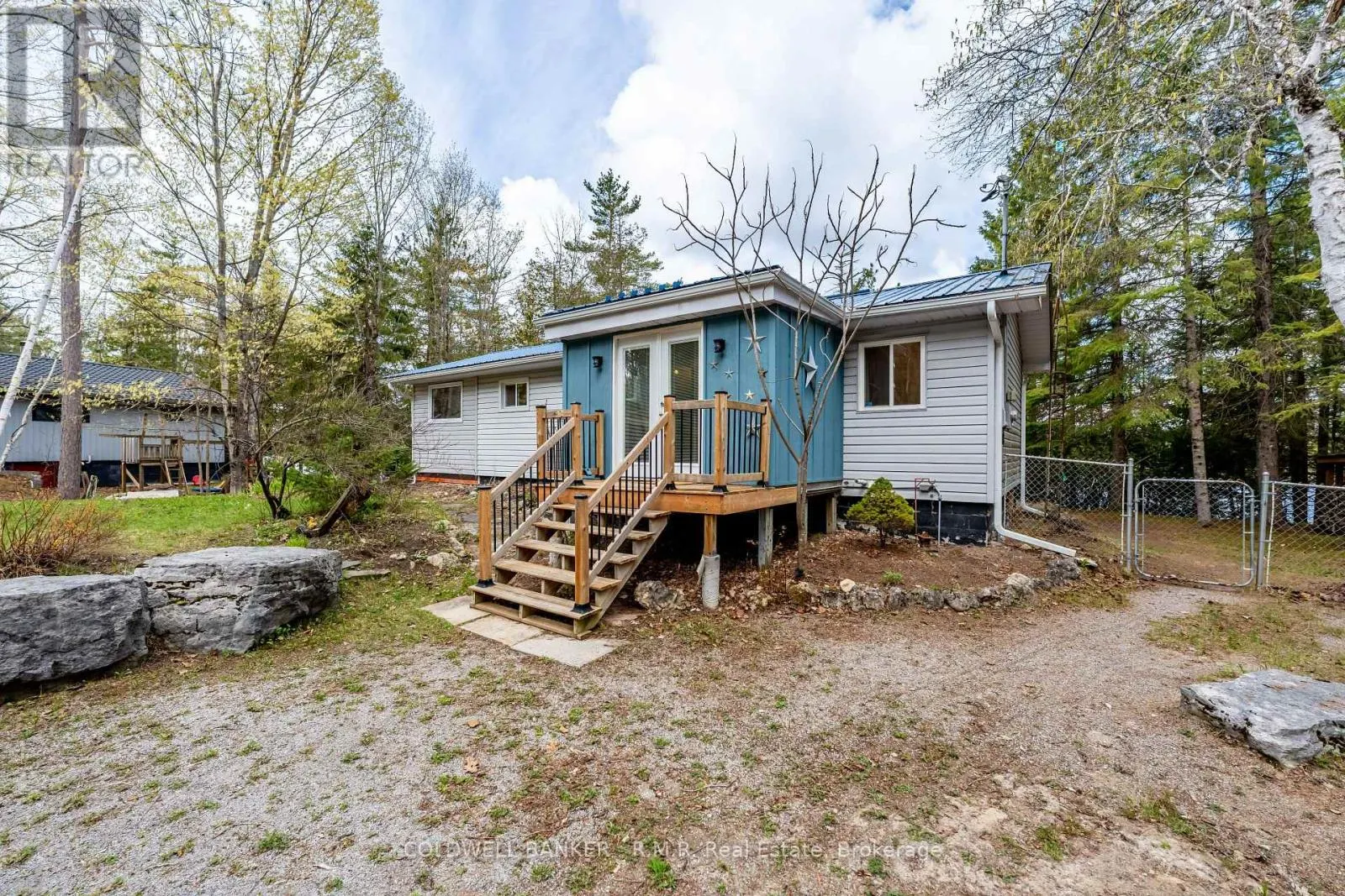 63 LITTLE SILVER LAKE WAY