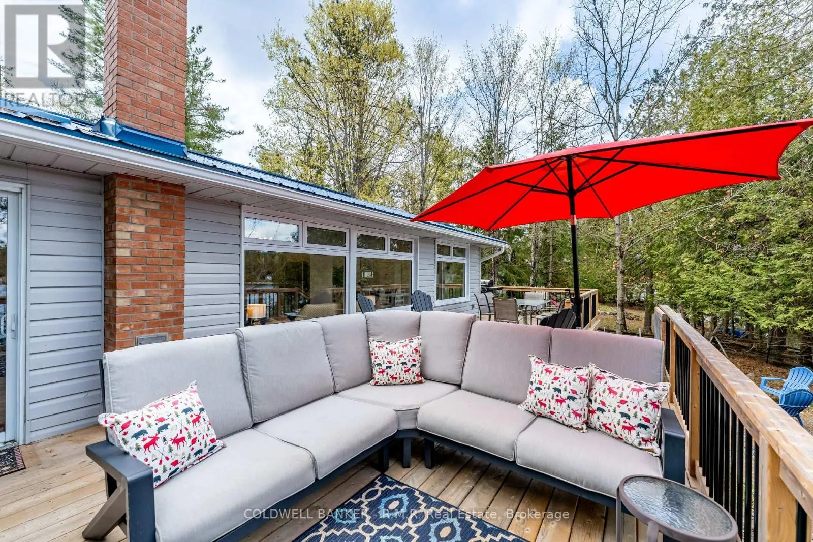 63 LITTLE SILVER LAKE WAY