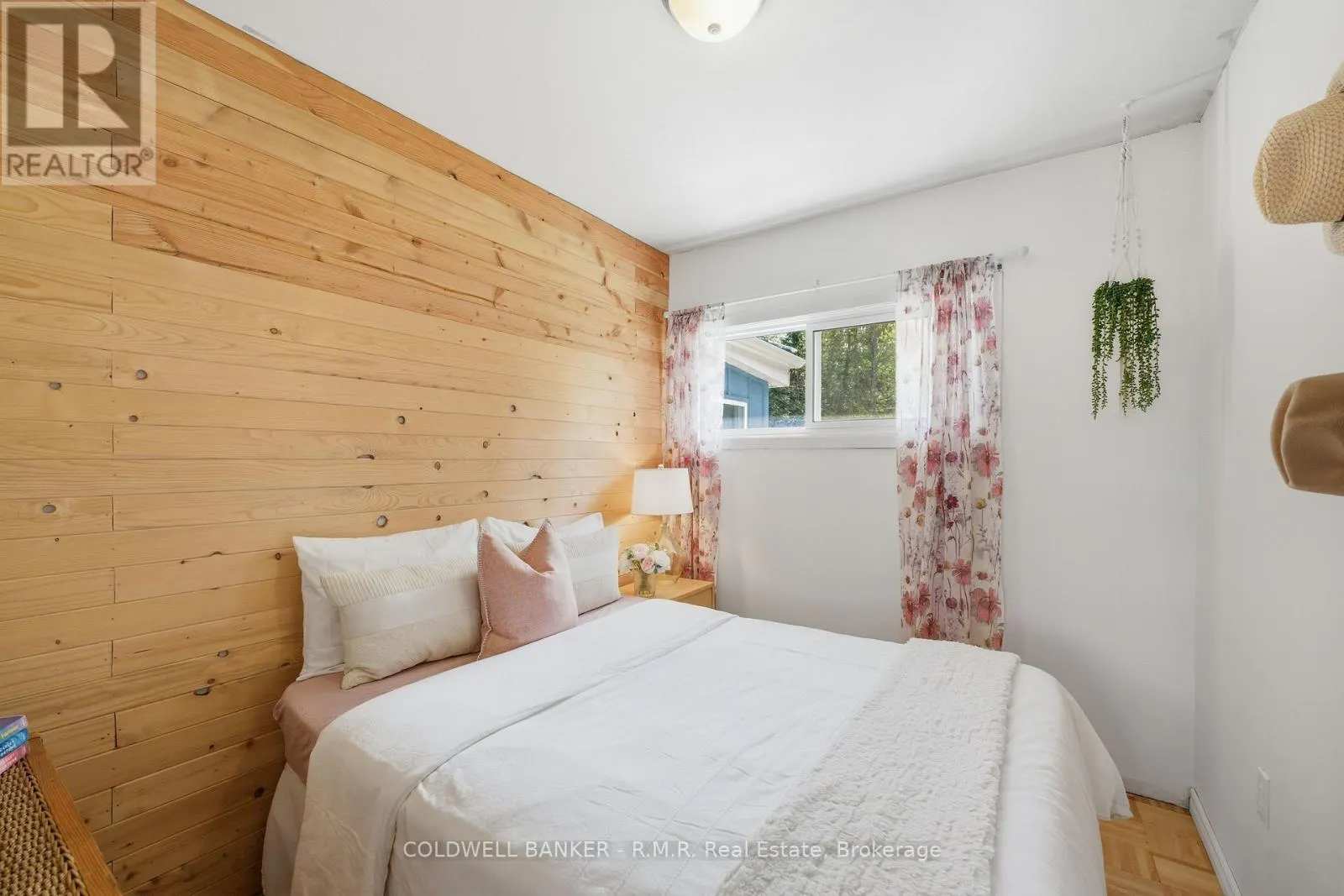 63 LITTLE SILVER LAKE WAY