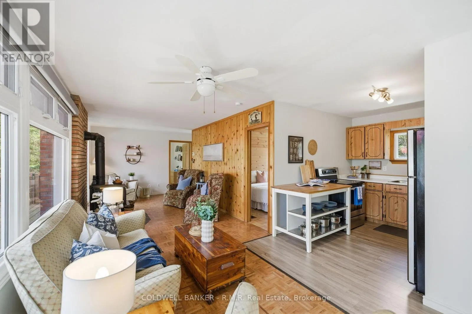 63 LITTLE SILVER LAKE WAY