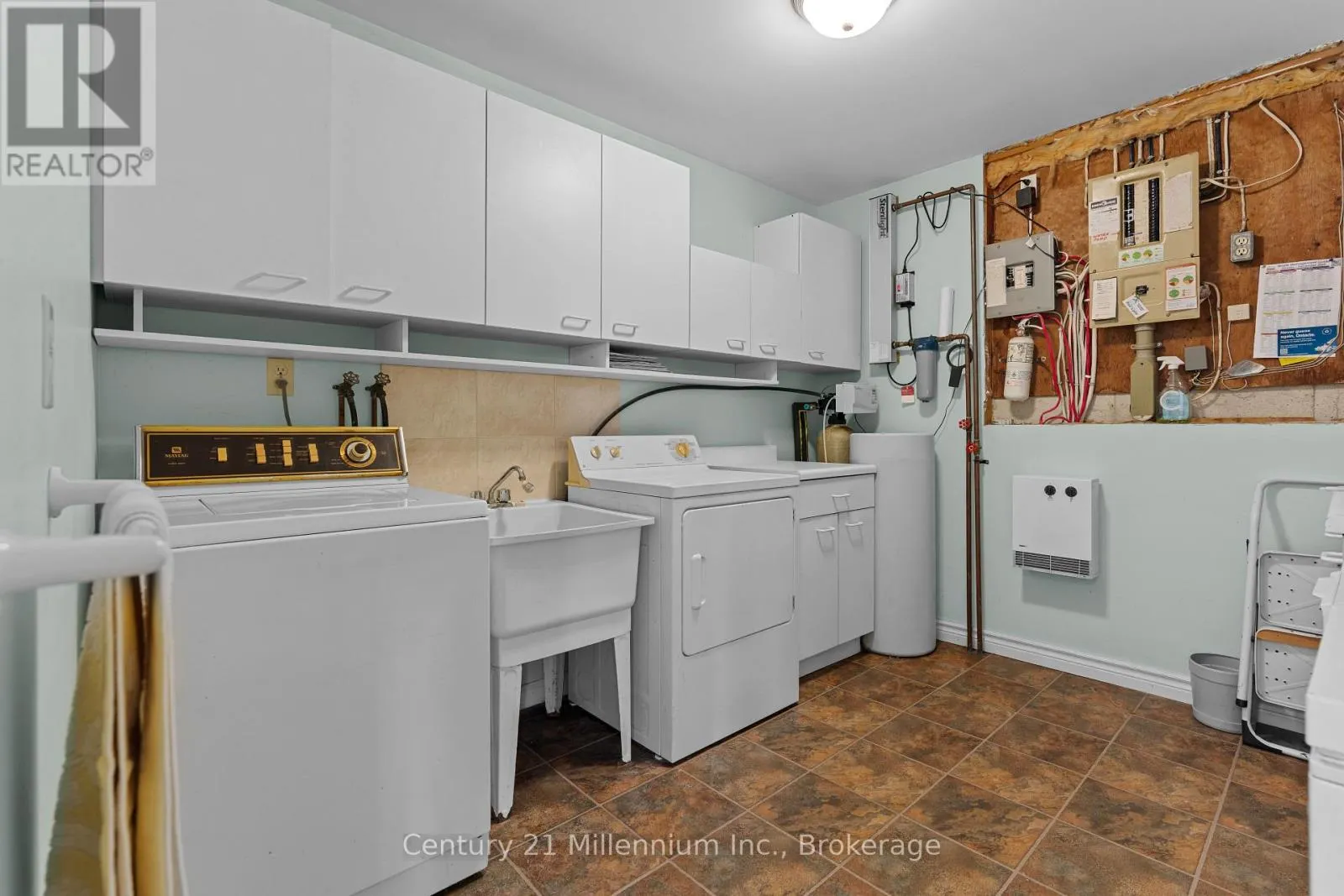 359485 BAYSHORE ROAD