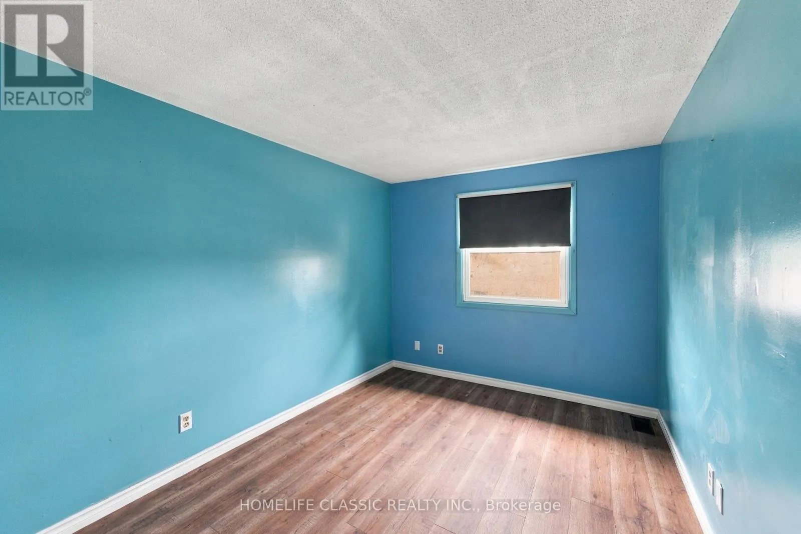 22 FROBISHER COURT