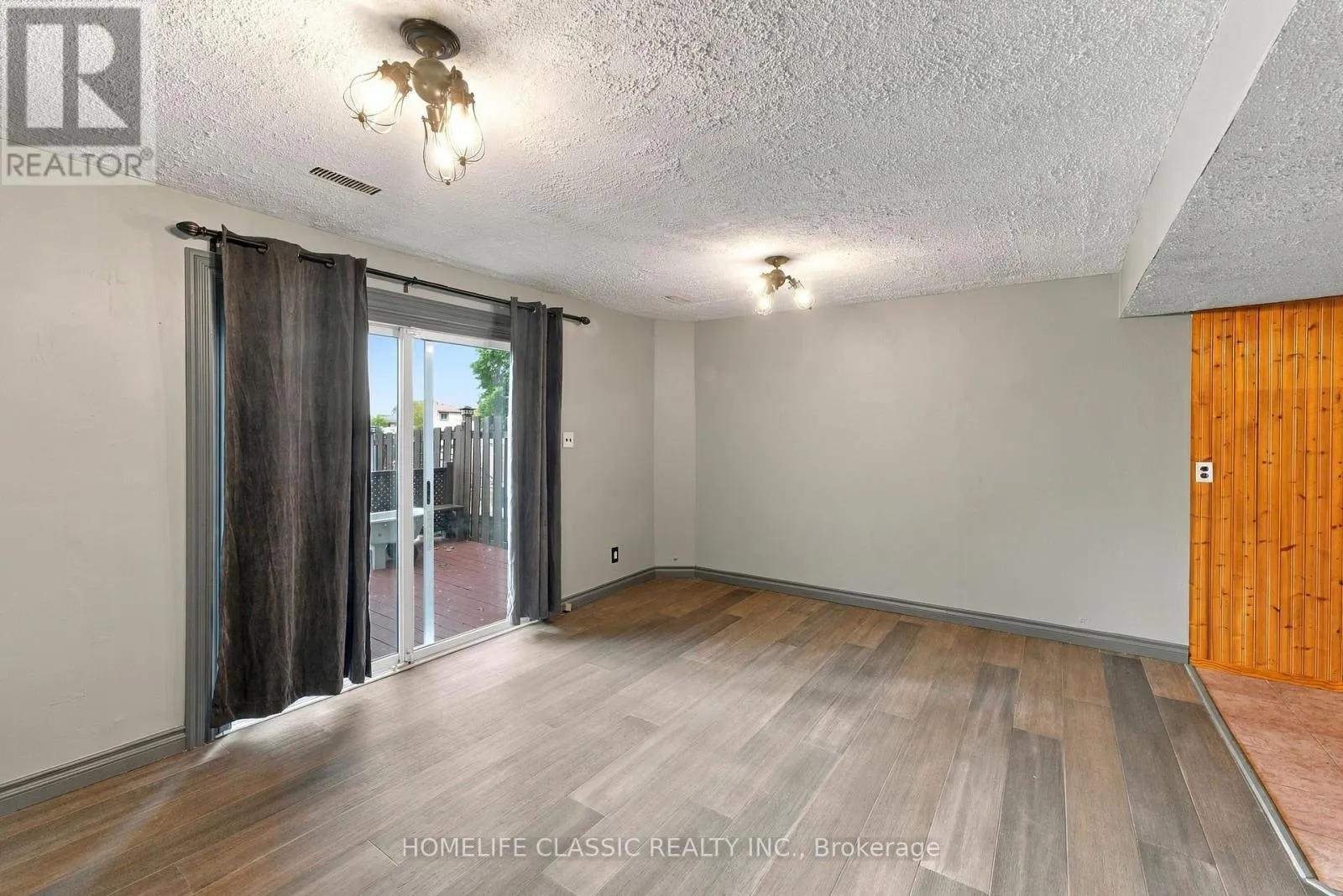 22 FROBISHER COURT