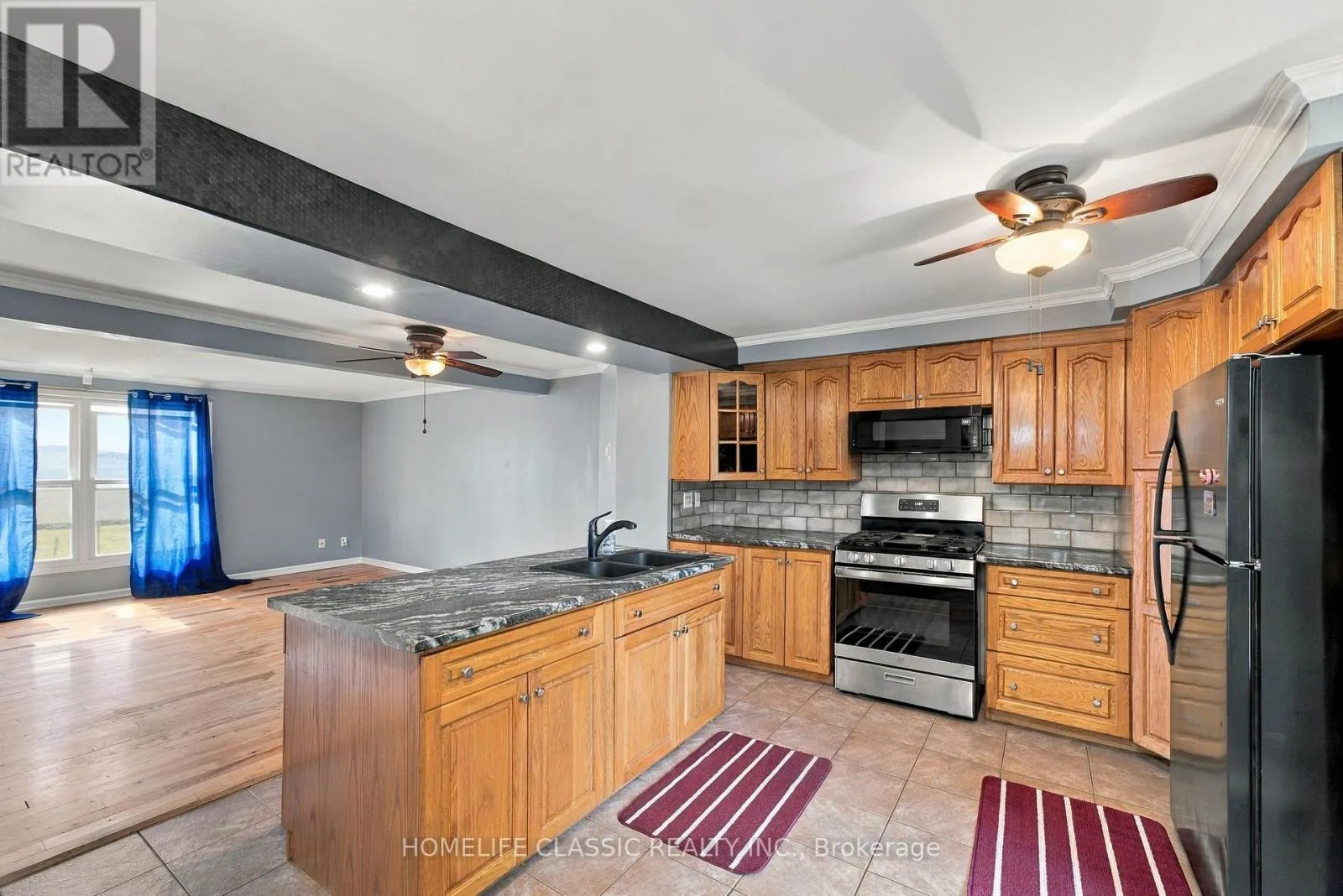 22 FROBISHER COURT