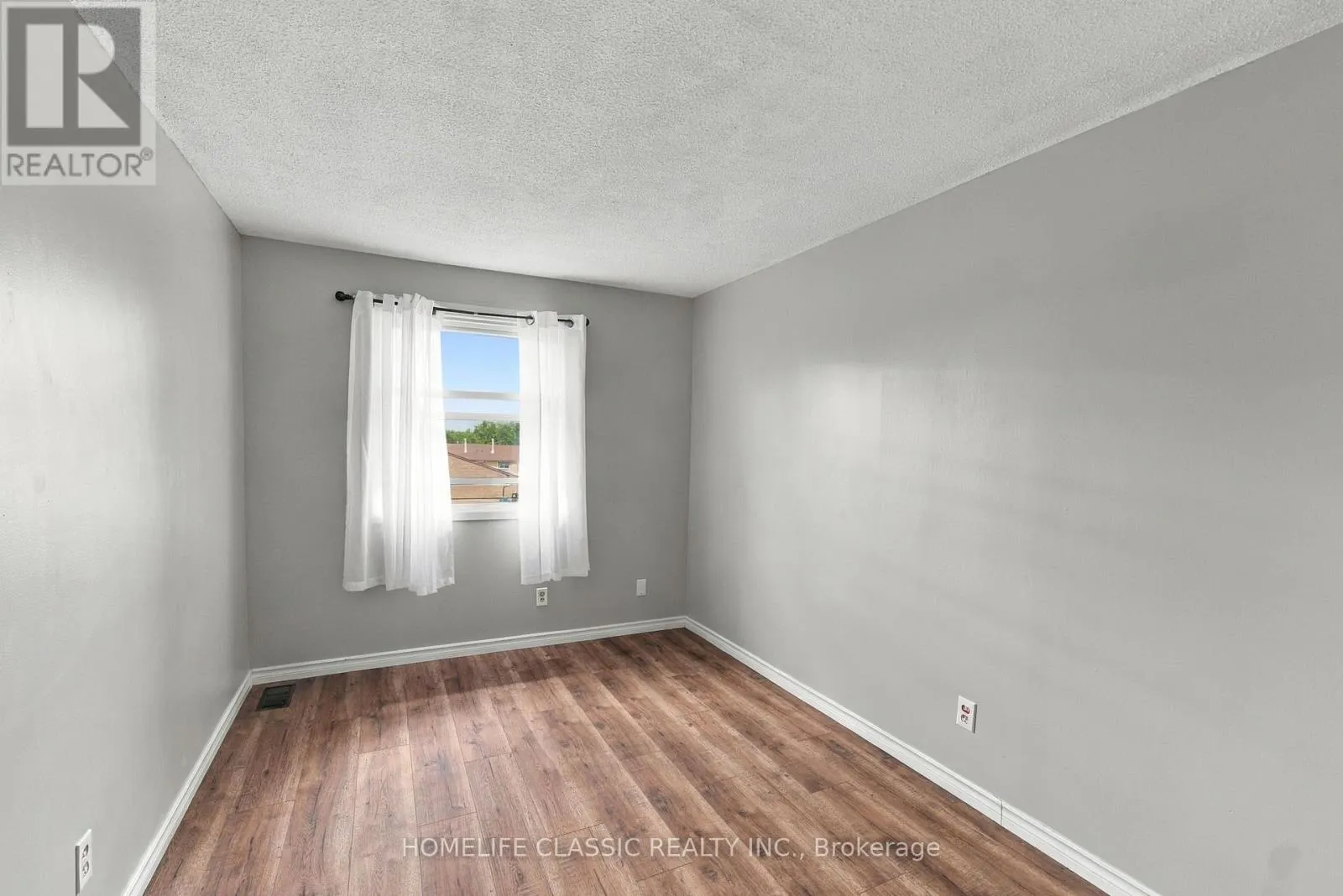 22 FROBISHER COURT