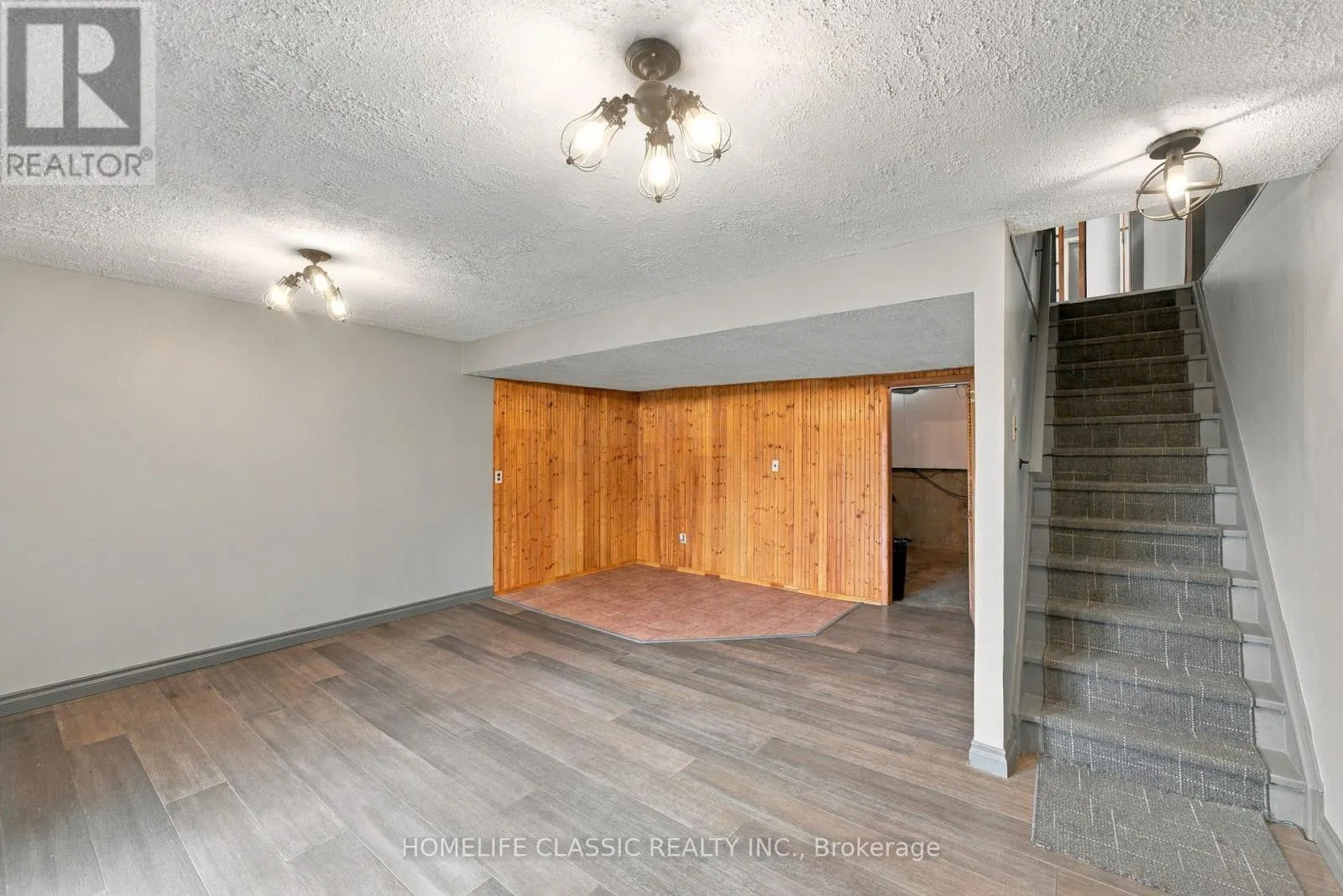 22 FROBISHER COURT