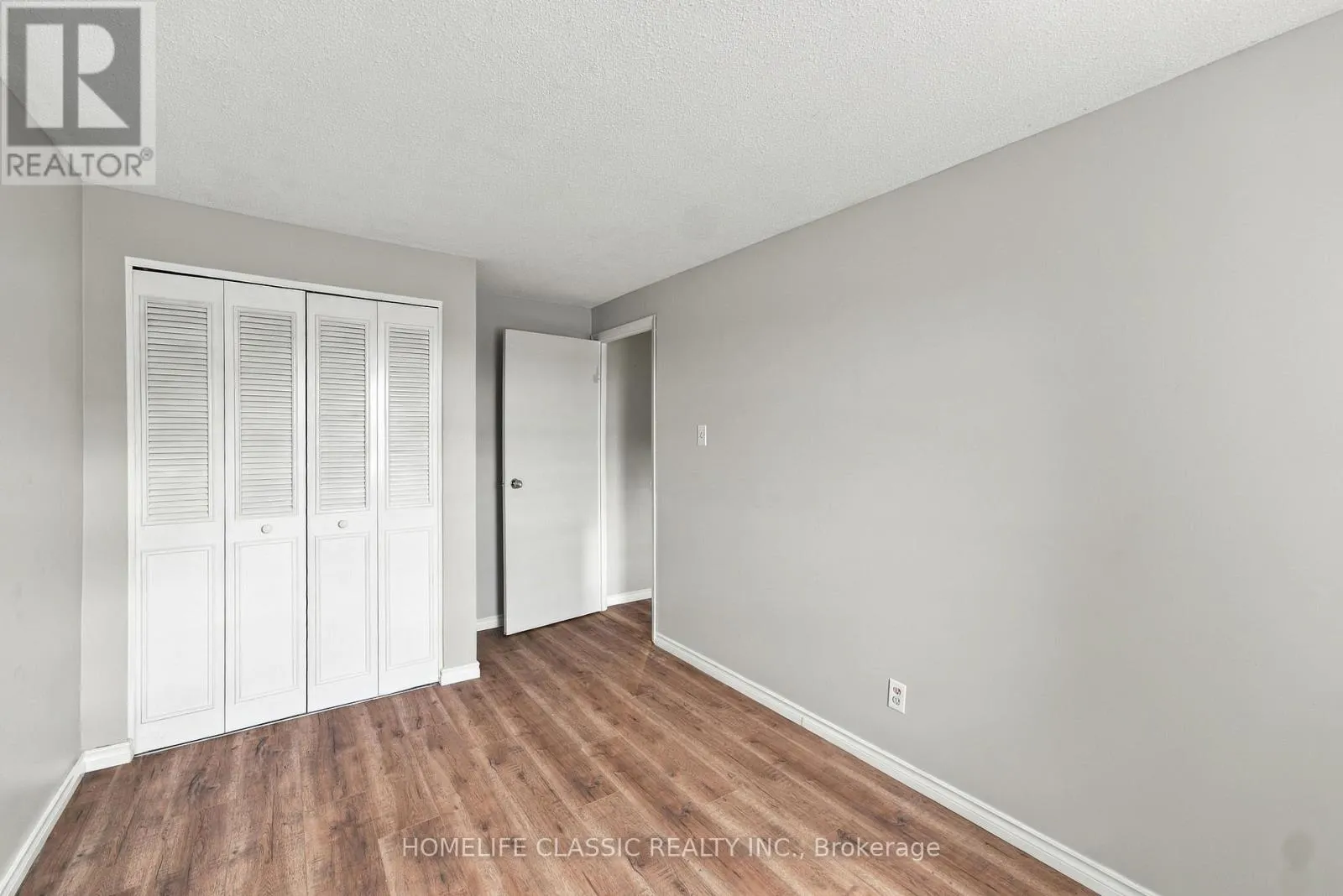 22 FROBISHER COURT