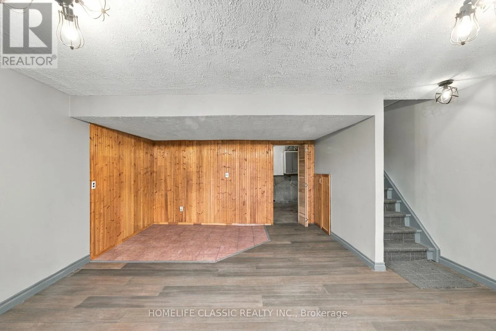 22 FROBISHER COURT